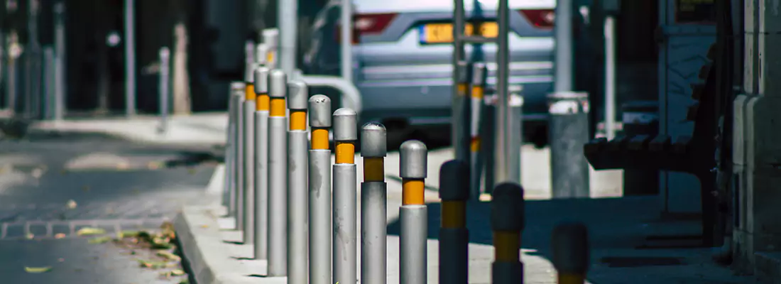 Safe and Convenient Retractable Barrier Column Systems for Properties in Midway, FL